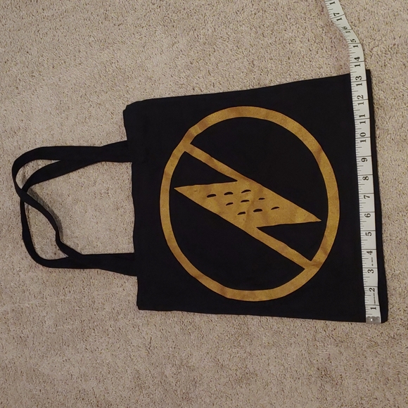 Manaola Black & Gold Logo Tote Bag - Picture 5 of 7